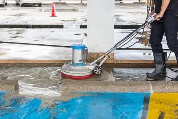 attrezzatura pulizie industriali