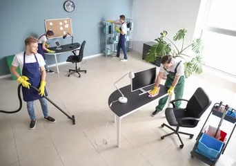 foto ufficio da pulire