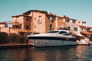 pulire lo yatch